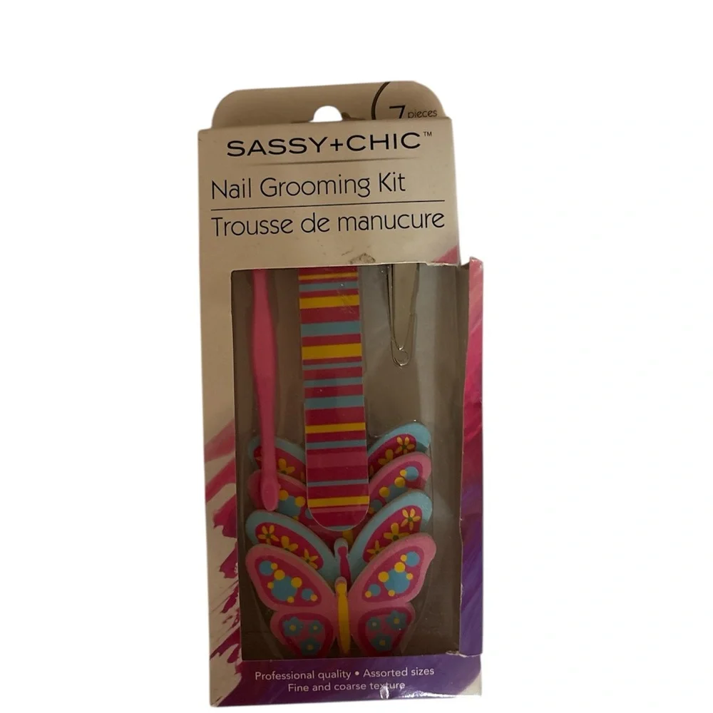 Sassy+Chic Cosmetic Bag Set of 2 Bags (Large & Small) and Nail Grooming Kit